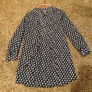 Black and white Banana Republic tunic